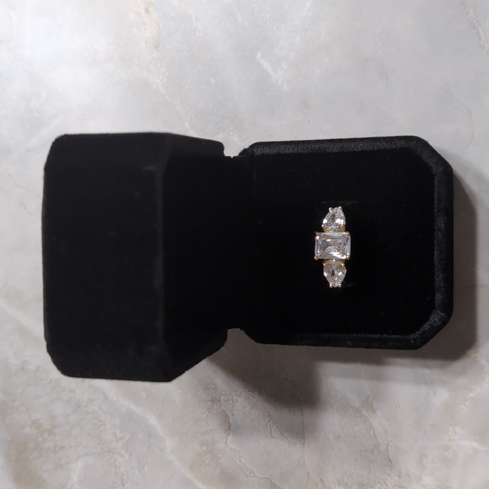CHARTER CLUB Elegant Gold Plated Triple Stone Cubic Zirconia Ring Size 8 NWOT